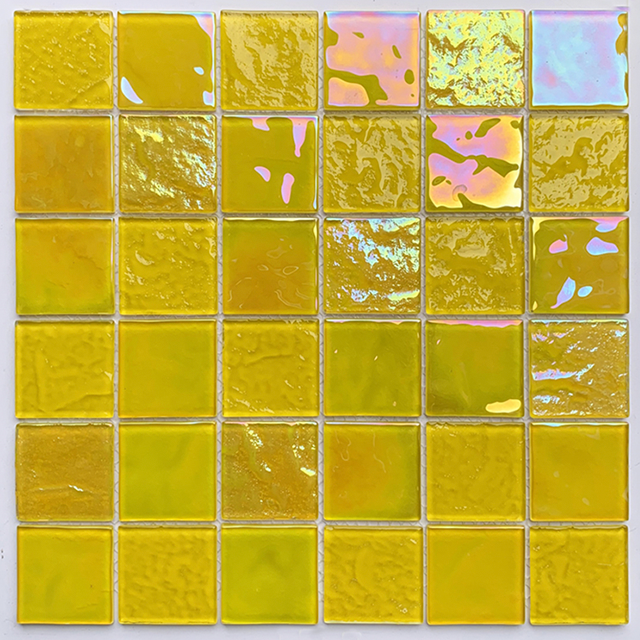 Carreaux de mosaïques irisées en verre jaune coloré pour la cuisine